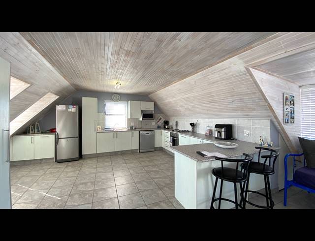 6 BEDROOM HOUSE FOR SALE IN DWARSKERSBOS